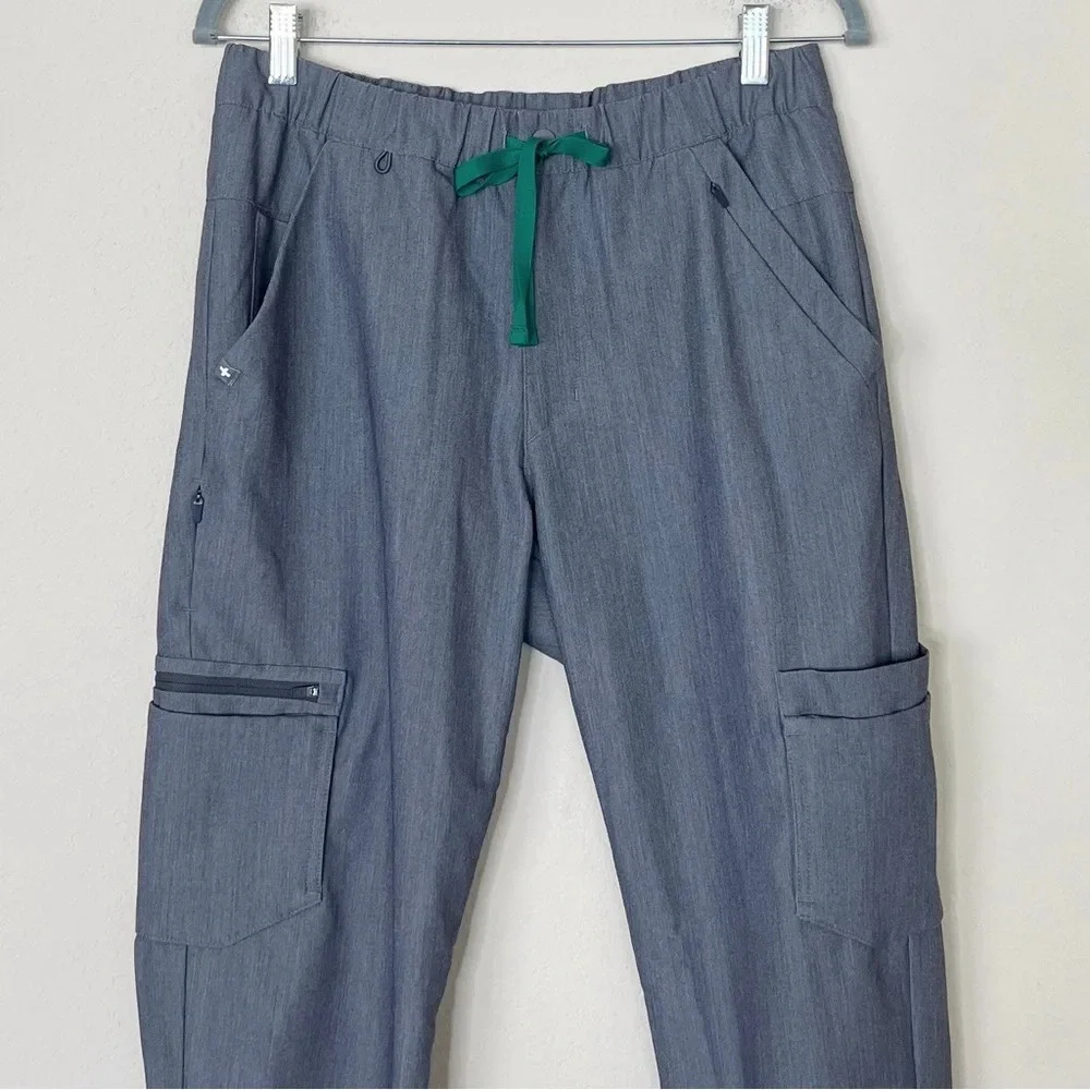 FIGS Men’s Gray Cargo‎ Jogger Scrub Pants